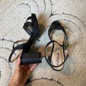 LIFE stride black pumps